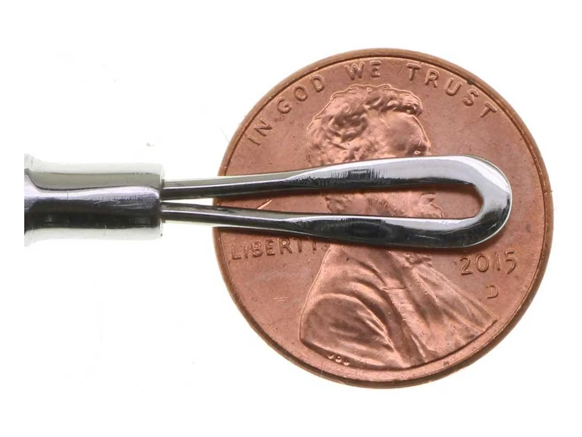 Elongated Loop Blackhead Remover - Double End